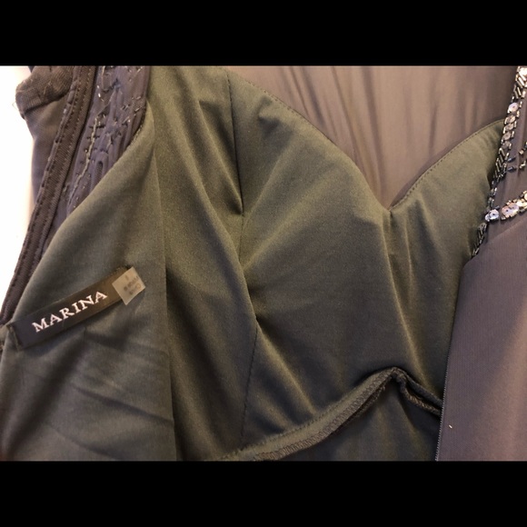 Floor length gown stunner - Picture 4 of 8